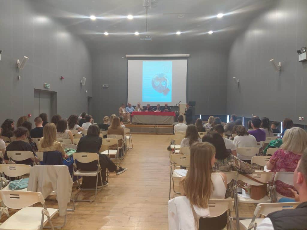 ‘Open Days’ Περιβαλλοντικής Εκπαίδευσης 2025-2026: Οι ‘Νέοι Δημοσιογράφοι για το Περιβάλλον’ συζητούν με τους φορείς της πόλης’