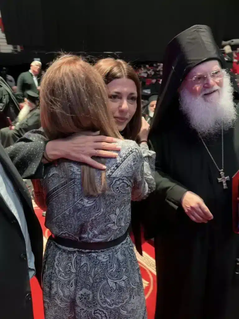 Αχαΐα: Με τον ηγούμενο Εφραίμ του Βατοπεδίου η βουλευτής Χριστίνα Αλεξοπούλου ΦΩΤΟ