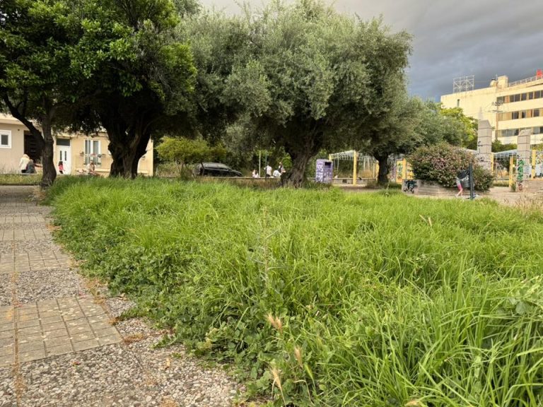Πάτρα: Πλήρης εγκατάλειψη στην πλατεία δίπλα από το ΚΕΤΧ - φωτο