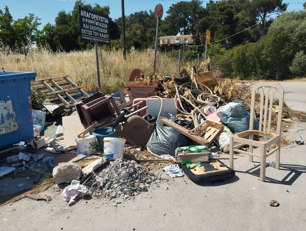 Πάτρα: Εικόνες ντροπής στην Πλατεία Σταθάτου