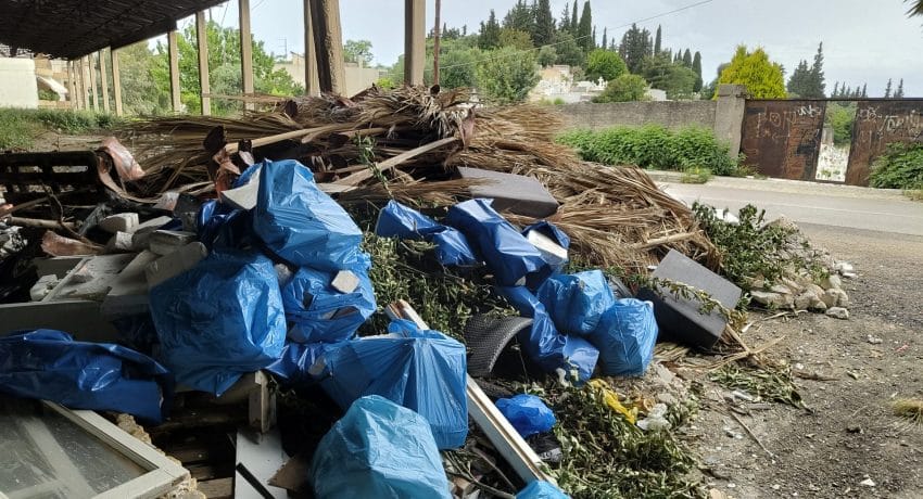 Πάτρα: Δείτε τις εικόνες εγκατάλειψης στα δημοτικά κοιμητήρια - φωτο - Το SOS των συγγενών