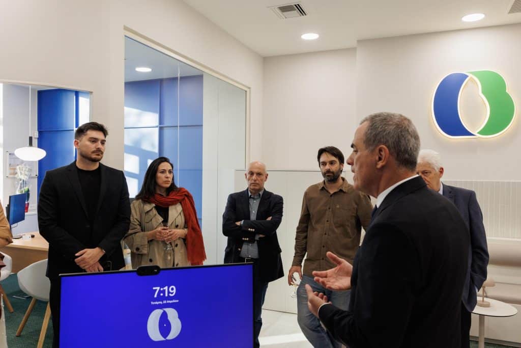 Δείτε φωτό: Εγκαίνια για τα καταστήματα Νέας Εμπειρίας της CrediaBank σε Καλαμάτα και Πάτρα