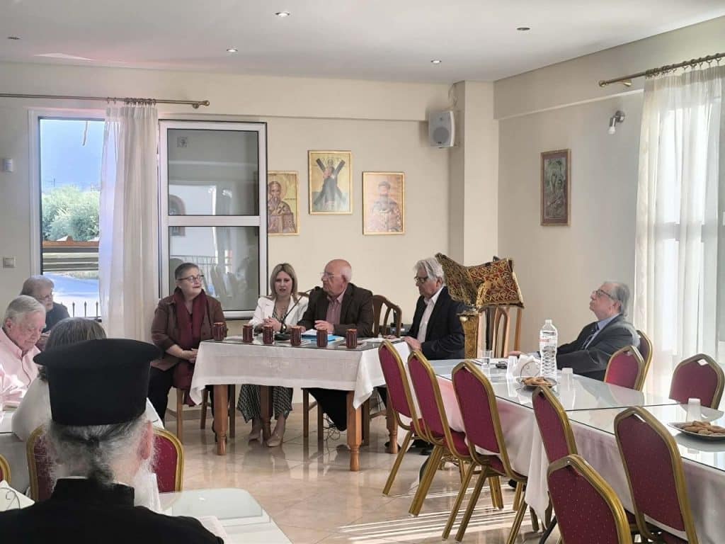 Πραγματοποιήθηκε η παρουσίαση του βιβλίου της Σοφίας Καυκοπούλου με τίτλο " Στα χείλη πεταλούδες" - φωτο