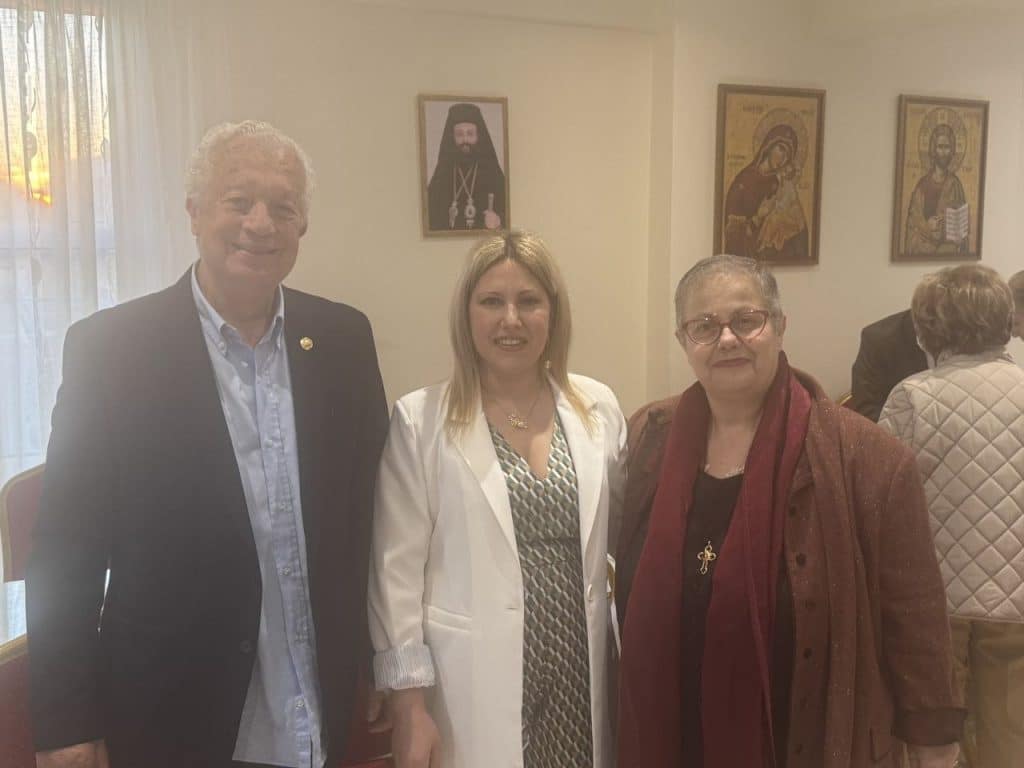 Πραγματοποιήθηκε η παρουσίαση του βιβλίου της Σοφίας Καυκοπούλου με τίτλο " Στα χείλη πεταλούδες" - φωτο