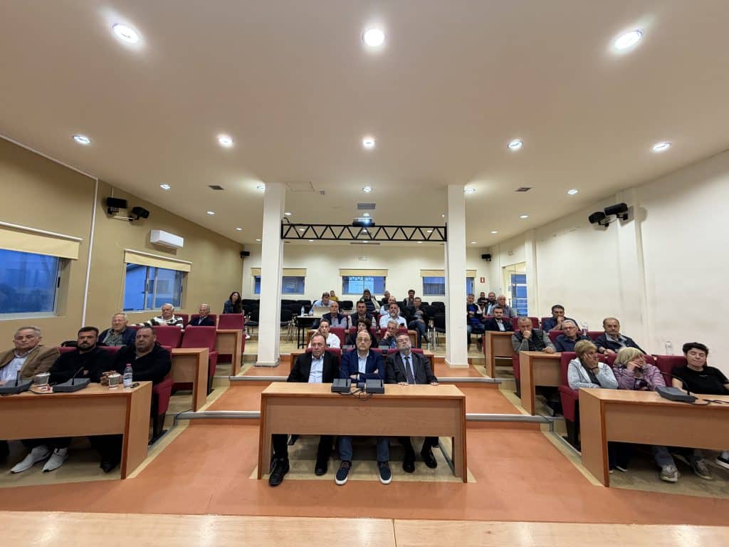 Για πρώτη φορά ο Δήμος Δυτικής Αχαίας σε πρόγραμμα δακοκτονίας - φωτο