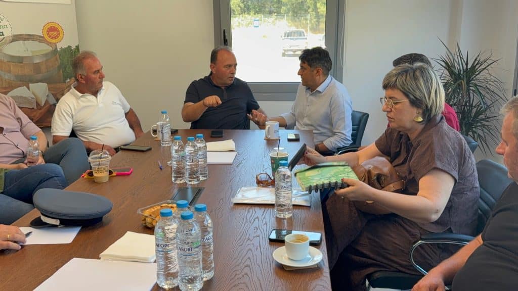 Επαγρύπνηση για την ευλογιά στον Δήμο Καλαβρύτων - φωτο Επαγρύπνηση για την ευλογιά στον Δήμο Καλαβρύτων - φωτο