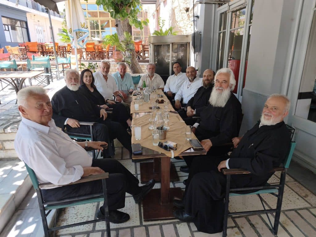 Πανηγύριζε η ιστορική Μονή της Αγίας Τριάδας στην Ακράτα - φωτο