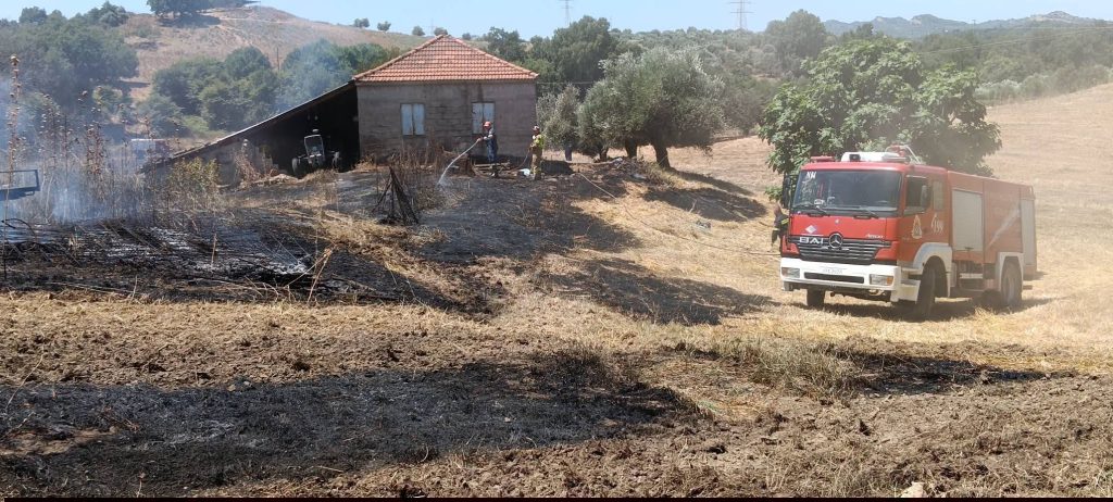 Δυτική Ελλάδα: Συναγερμός για φωτιά στο Σιμόπουλο - φωτο
