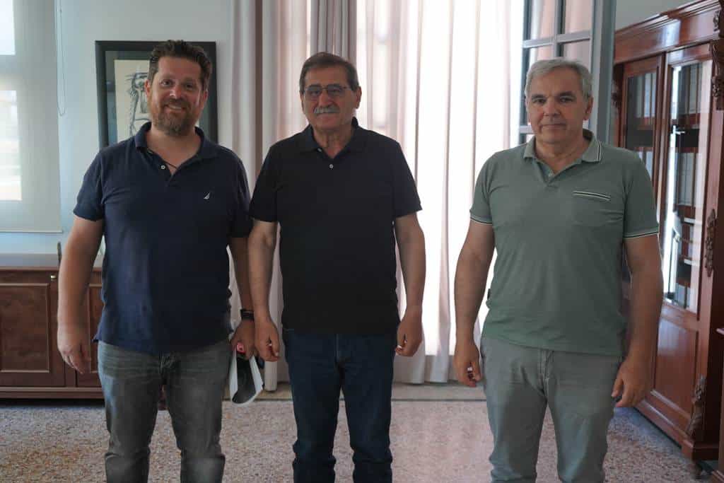 Ο Δήμαρχος Πατρέων υπέγραψε την σύμβαση για ανάπλαση της Πλ. Γεωργίου - Δείτε τι θα γίνει