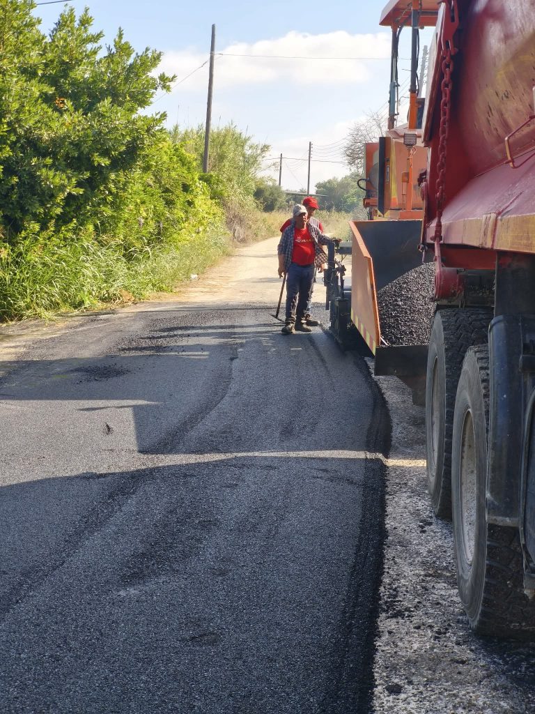 Ολοκληρώθηκαν οι ασφαλτοστρώσεις σε Μανωλάδα και Καπελέτο– Συνεχίζονται οι παρεμβάσεις σε όλες τις κοινότητες του Δήμου
