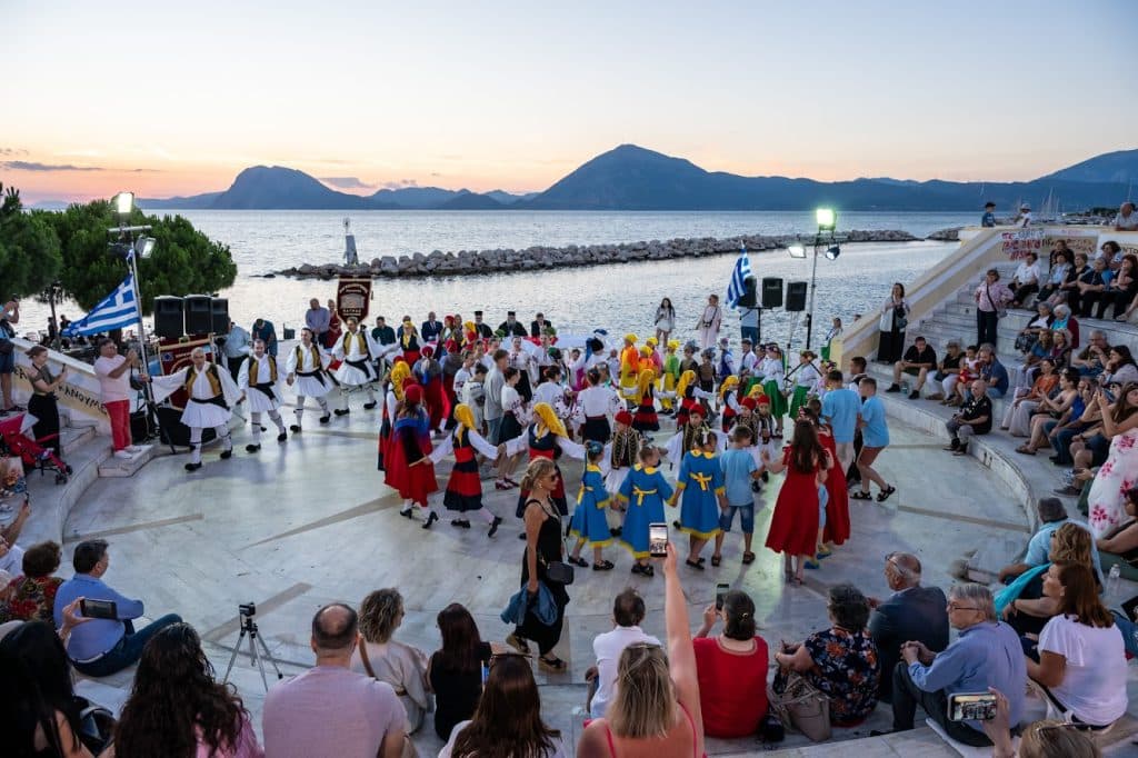 Πάτρα: Οι Καλαβρυτινοί γιόρτασαν την λήξη των χορευτικών τμημάτων μαζί με συγκροτήματα από την Ουκρανία - φωτο