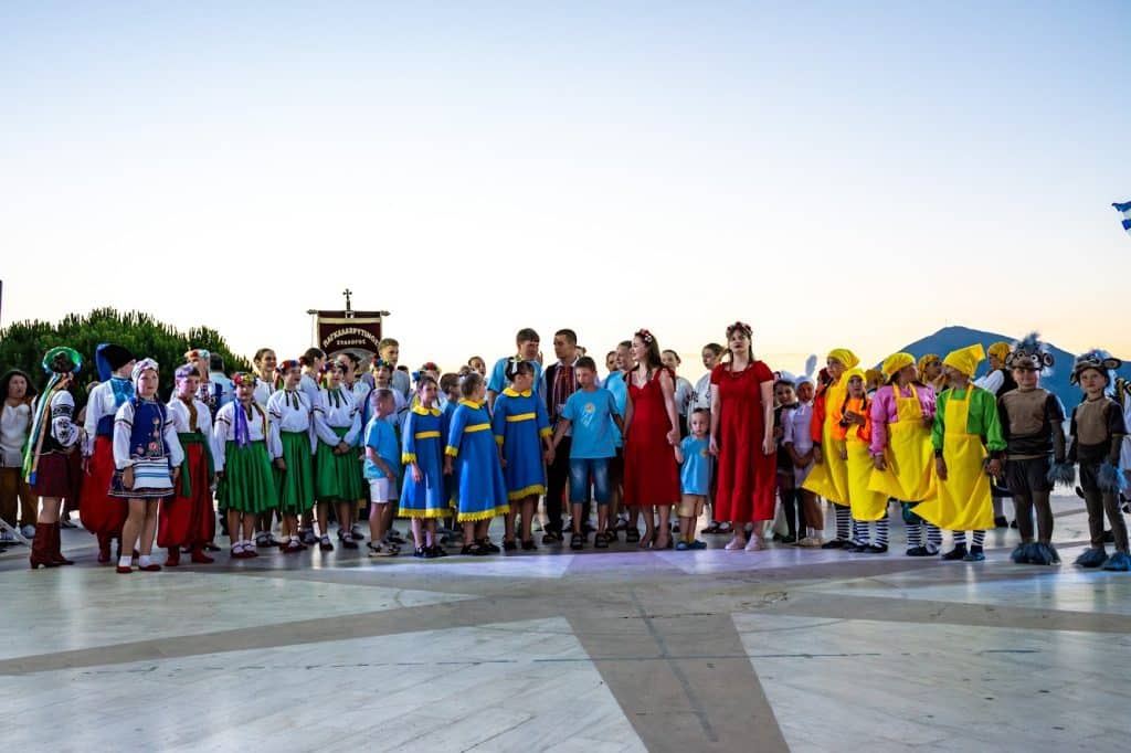 Πάτρα: Οι Καλαβρυτινοί γιόρτασαν την λήξη των χορευτικών τμημάτων μαζί με συγκροτήματα από την Ουκρανία - φωτο