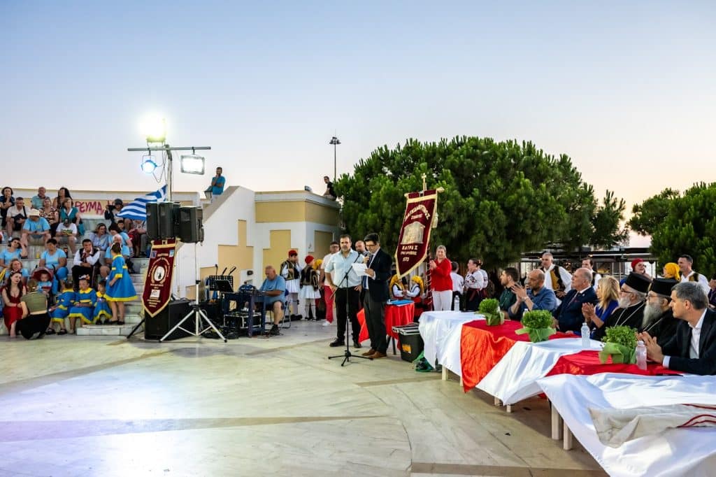 Πάτρα: Οι Καλαβρυτινοί γιόρτασαν την λήξη των χορευτικών τμημάτων μαζί με συγκροτήματα από την Ουκρανία - φωτο