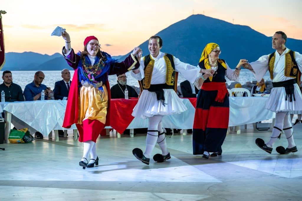Πάτρα: Οι Καλαβρυτινοί γιόρτασαν την λήξη των χορευτικών τμημάτων μαζί με συγκροτήματα από την Ουκρανία - φωτο