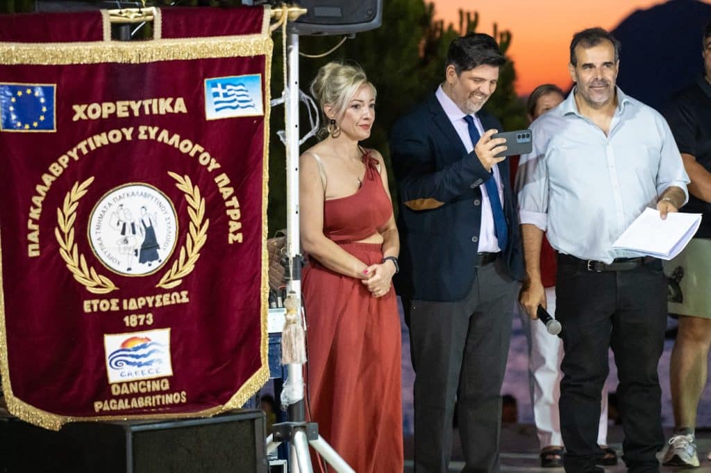 Πάτρα: Οι Καλαβρυτινοί γιόρτασαν την λήξη των χορευτικών τμημάτων μαζί με συγκροτήματα από την Ουκρανία - φωτο