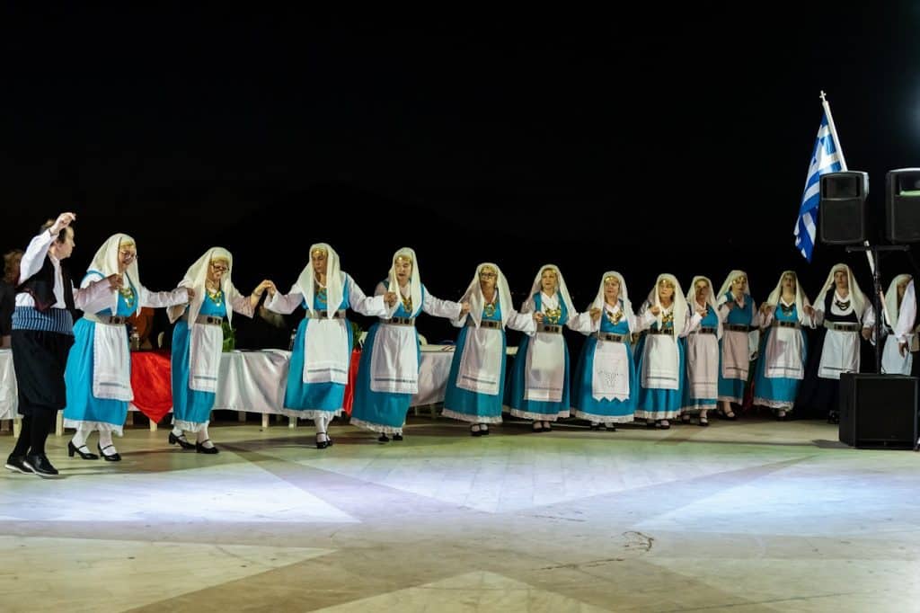 Πάτρα: Οι Καλαβρυτινοί γιόρτασαν την λήξη των χορευτικών τμημάτων μαζί με συγκροτήματα από την Ουκρανία - φωτο