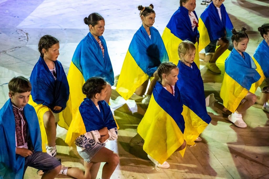Πάτρα: Οι Καλαβρυτινοί γιόρτασαν την λήξη των χορευτικών τμημάτων μαζί με συγκροτήματα από την Ουκρανία - φωτο