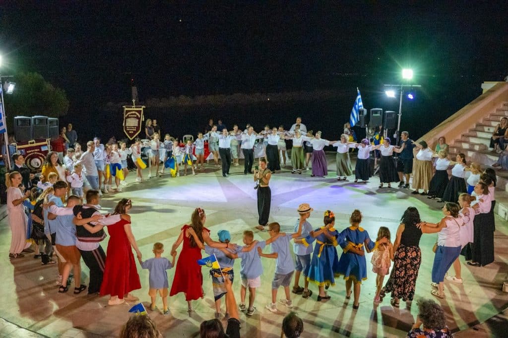 Πάτρα: Οι Καλαβρυτινοί γιόρτασαν την λήξη των χορευτικών τμημάτων μαζί με συγκροτήματα από την Ουκρανία - φωτο
