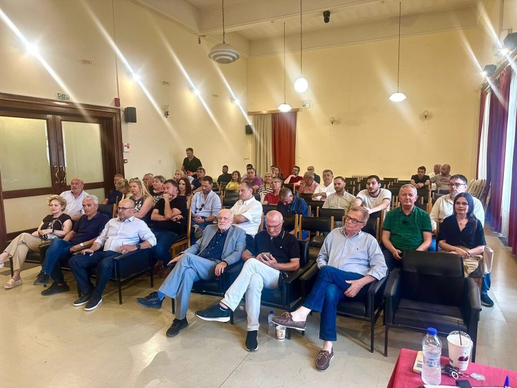 Πάτρα: Με επιτυχία η ευρεία περιφερειακή εκδήλωση-σύσκεψη του ΠΑΣΟΚ - φωτο