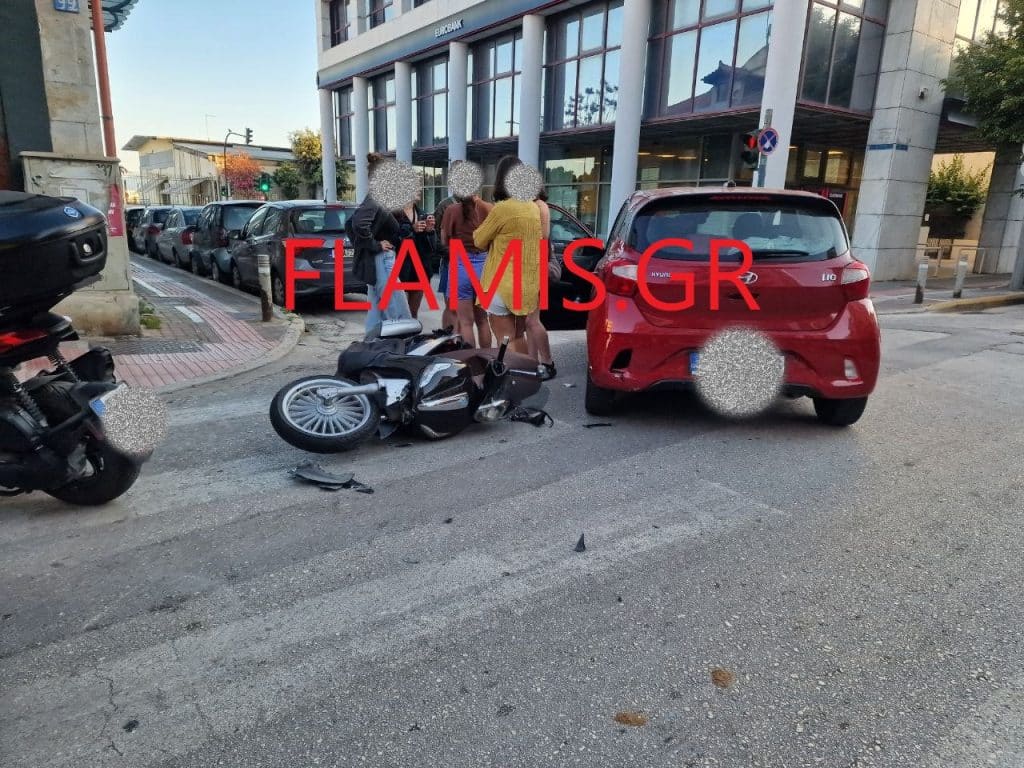 Πάτρα: Τροχαίο με το καλημέρα! ΙΧ "πέταξε" δικυκλιστή στην Αγίου Ανδρέου - φωτο