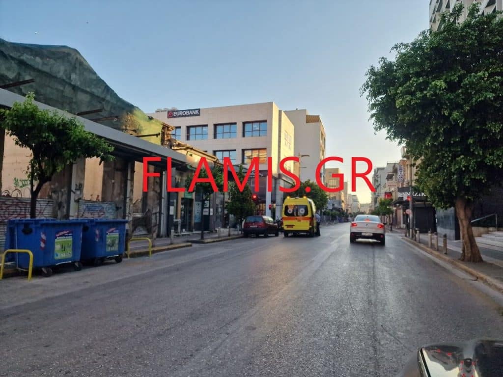 Πάτρα: Τροχαίο με το καλημέρα! ΙΧ "πέταξε" δικυκλιστή στην Αγίου Ανδρέου - φωτο