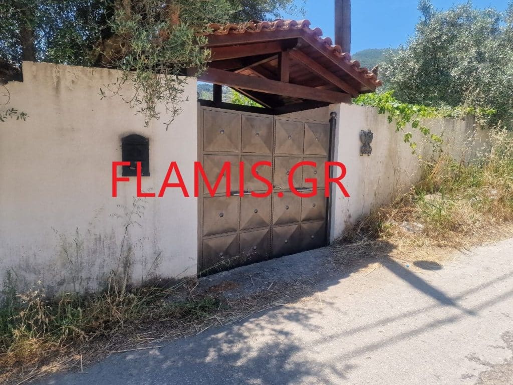 Το flamis.gr μέσα στο σπίτι του 55χρονου που κατηγορείται για φόνο! Καρέ καρε οι έρευνες της ΕΛ.ΑΣ. - φωτο