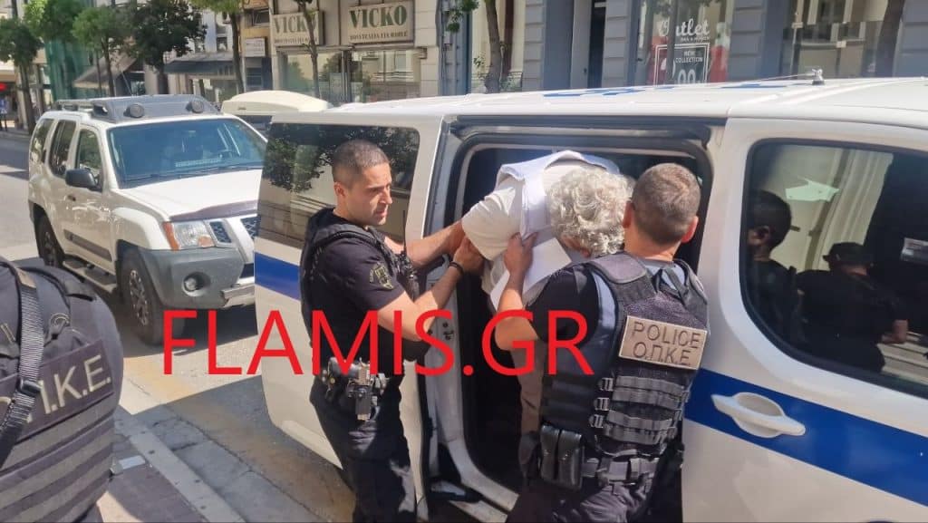 Πάτρα: Στον Εισαγγελέα 26 χρόνια μετά ο Τζέιμς Δαλαμάγκας! Εβρισε τους δημοσιογράφους - φωτο