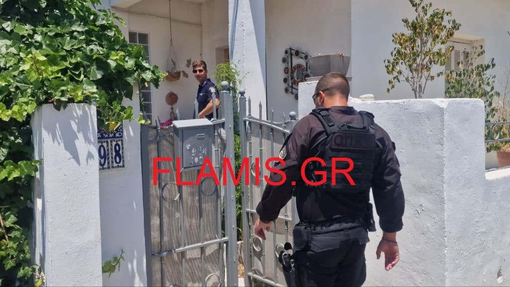 Άγριο έγκλημα στο Λόγγο Αιγίου - Βρέθηκαν νεκροί μάνα και γιος - Φωτό και Βίντεο