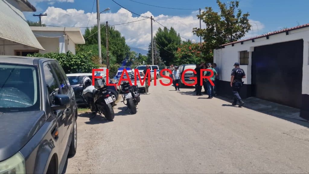 Άγριο έγκλημα στο Λόγγο Αιγίου - Βρέθηκαν νεκροί μάνα και γιος - Φωτό και Βίντεο