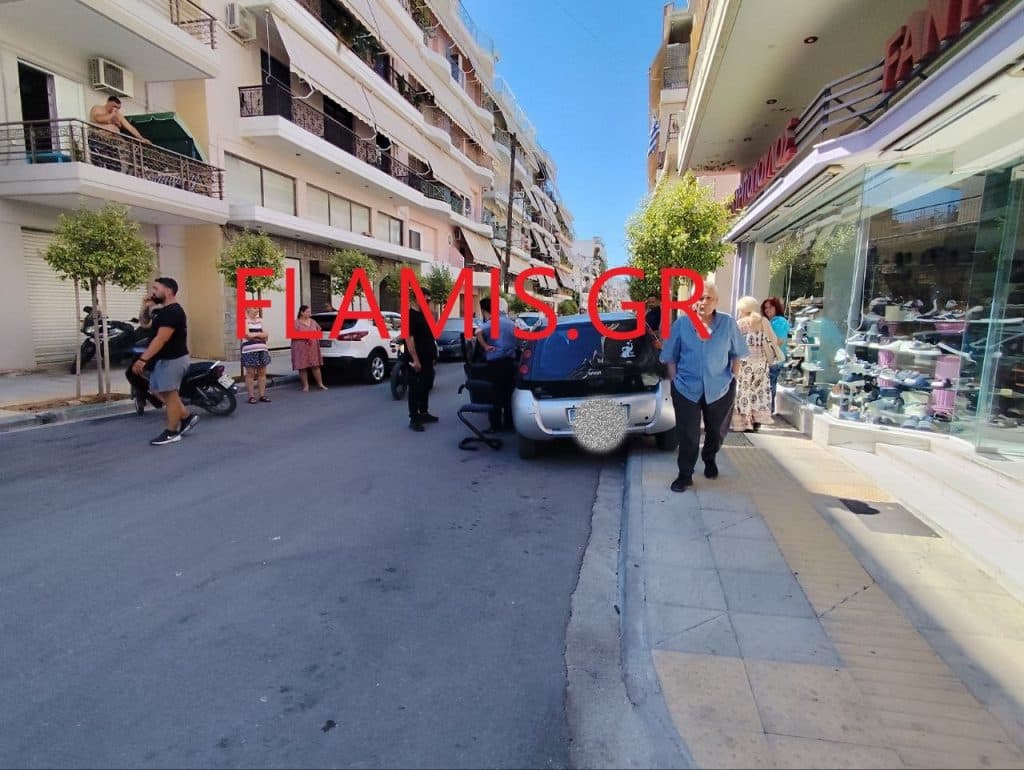 Πάτρα: Τροχαίο σε "καρμανιόλα" στα Προσφυγικά! Τραυματίστηκε έγκυος - φωτο Πάτρα: Τροχαίο σε "καρμανιόλα" στα Προσφυγικά! Τραυματίστηκε έγκυος - φωτο