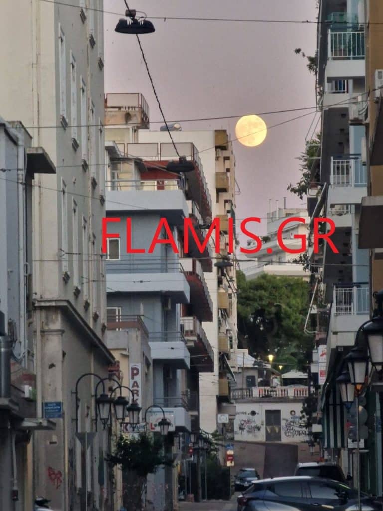 Δείτε φωτο: Η εντυπωσιακή πανσέληνος της φράουλας, πάνω από τα Ψηλαλώνια της Πάτρας