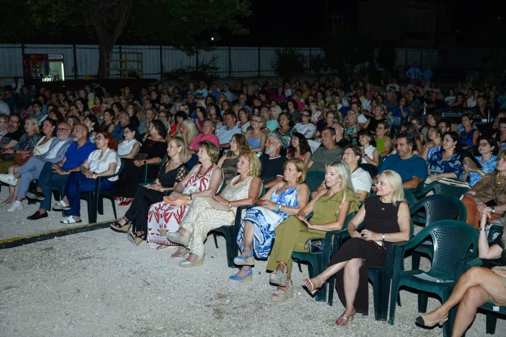 Πάτρα - Βασίλης Λέκκας: Μια βραδιά γεμάτη Φώς – Η μουσική έγινε δύναμη προσφοράς και ελπίδας