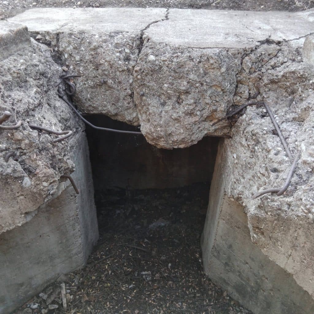 Θεριανό Πατρών: Το πολυβολείο τύπου Tobruk, τα 2 καταφύγια και τα ορύγματα μάχης! φωτο