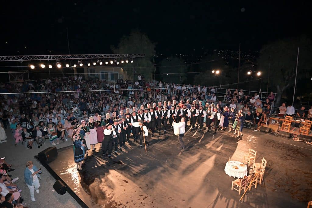 Με μεγάλη επιτυχία το «28ο Φεστιβάλ Λαϊκού Χορού, Σουλίου Πατρών - φωτο