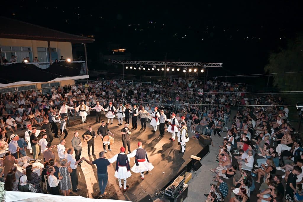 Με μεγάλη επιτυχία το «28ο Φεστιβάλ Λαϊκού Χορού, Σουλίου Πατρών - φωτο