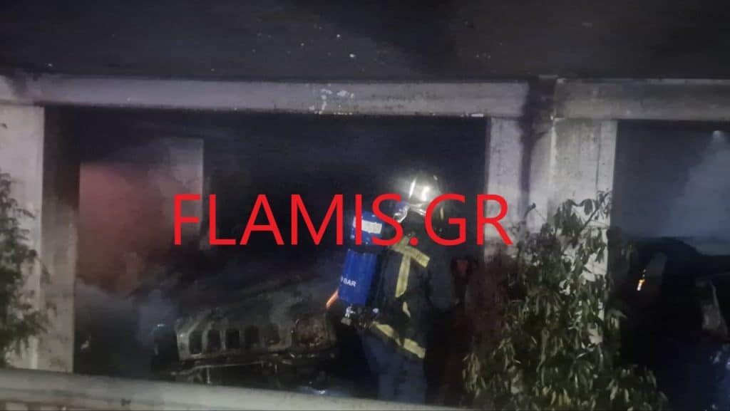Πάτρα: 4 τα οχήματα που έκαψαν στην πυλωτή πολυκατοικίας! Δείτε την καταστροφή! "Κάποιον έψαχνε η ΕΛ.ΑΣ. προ ημερών"