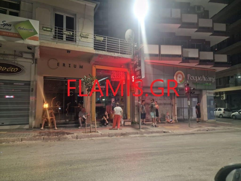 Πάτρα: Η απόλυτη ντροπή! Φωτο ντοκουμέντο- Από τις 5 τα ξημερώματα στην ουρά στην οδό Γούναρη! διαβατηρια ουρες οδος Γουναρη πατρα