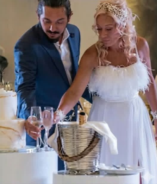 Θανάσης - Ειρήνη: Ενας υπέροχος γάμος στην Πάτρα και τα βίντεο που... έγιναν viral