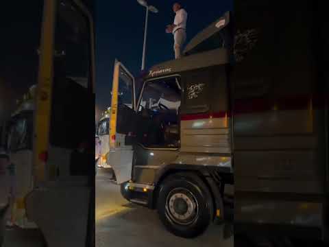 ΒΙΝΤΕΟ: Γάμος με συνοδεία... 22 νταλικών