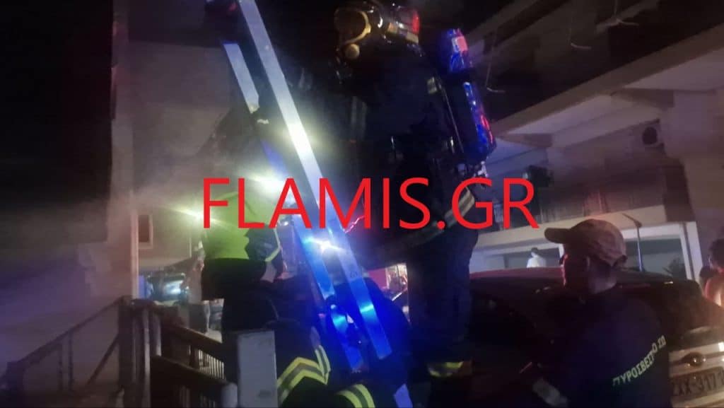 Πάτρα: 4 τα οχήματα που έκαψαν στην πυλωτή πολυκατοικίας! Δείτε την καταστροφή! "Κάποιον έψαχνε η ΕΛ.ΑΣ. προ ημερών"