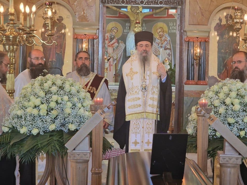 Πάτρα: Συγκίνηση στο "τελευταίο αντίο" στον Θωμά Μακατσώρη! φωτο