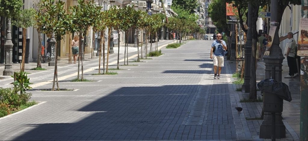 Πάτρα: Τα μαγαζιά σήμερα ήταν ανοιχτά αλλά... αυτή ήταν η εικόνα στο κέντρο - φωτο