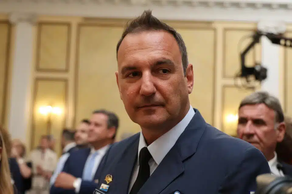 Ο Πατρινός που τιμήθηκε στην δεξίωση για την Προεδρία της δημοκρατίας! Τιμήθηκε και ο πιλότος από τον Αραξο