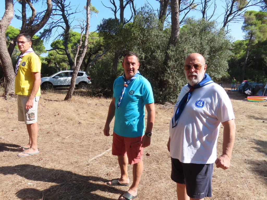 Οι παλιοί Πατρινοί πρόσκοποι... σε κατασκήνωση - φωτο
