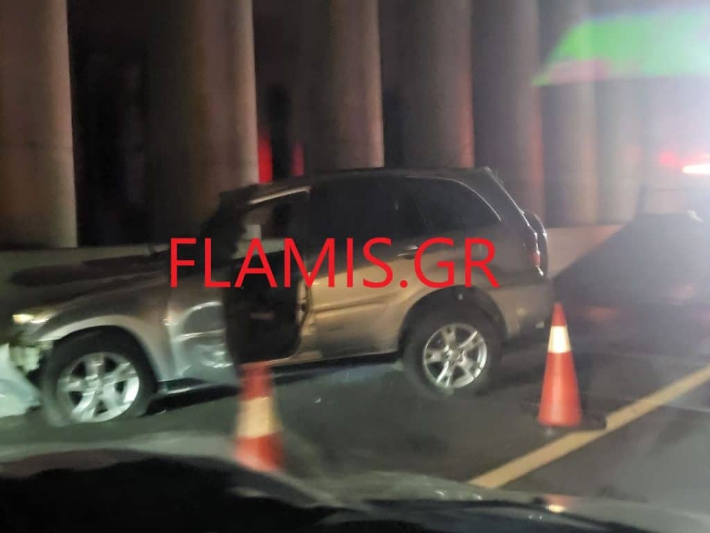 Πάτρα - ΤΩΡΑ: Τροχαίο στην Ολυμπία οδό - ΙΧ "καρφώθηκε" στα προστευτικά τοιχία - φωτο