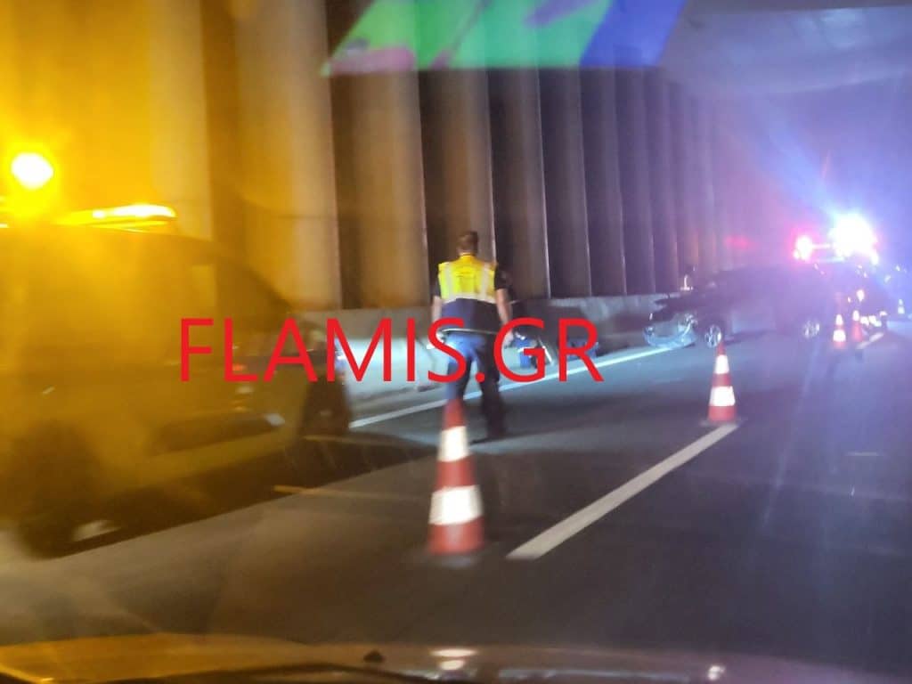 Πάτρα - ΤΩΡΑ: Τροχαίο στην Ολυμπία οδό - ΙΧ "καρφώθηκε" στα προστευτικά τοιχία - φωτο Πάτρα - ΤΩΡΑ: Τροχαίο στην Ολυμπία οδό - ΙΧ "καρφώθηκε" στα προστευτικά τοιχία - φωτο