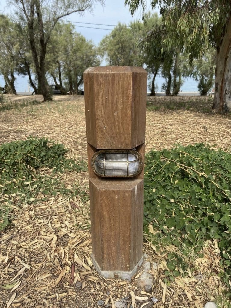 Πάτρα: Εκλεψαν όλα τα φωτιστικά από το έλος της Αγυιάς!