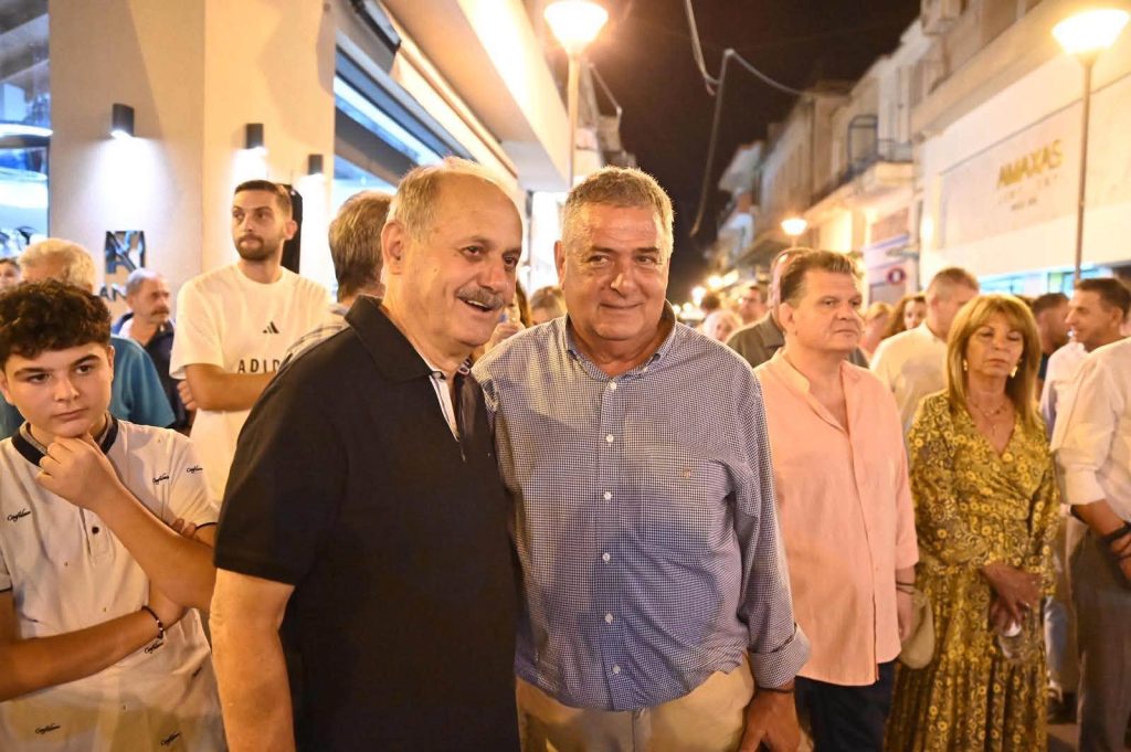 Δείτε δεκάδες φωτό: Ακρως επιτυχημένη η 2η νύχτα εμπορίου στην Κάτω Αχαϊα - Το αδιαχώρητο στην πόλη
