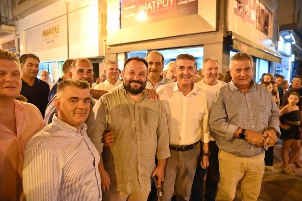 Δείτε δεκάδες φωτό: Ακρως επιτυχημένη η 2η νύχτα εμπορίου στην Κάτω Αχαϊα - Το αδιαχώρητο στην πόλη