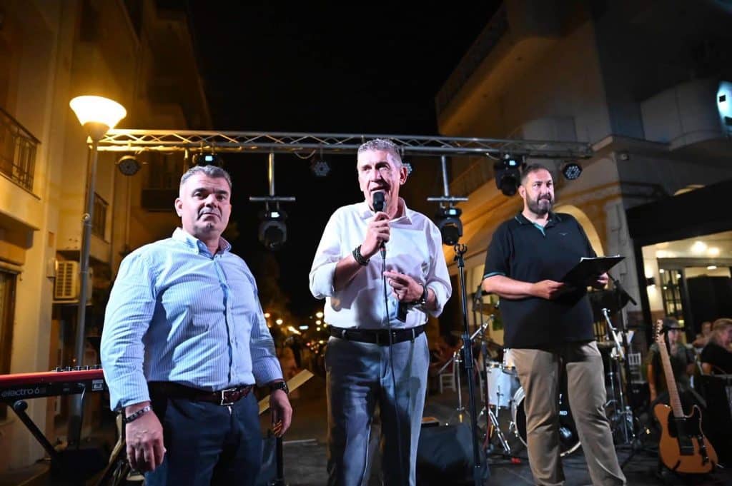 Δείτε δεκάδες φωτό: Ακρως επιτυχημένη η 2η νύχτα εμπορίου στην Κάτω Αχαϊα - Το αδιαχώρητο στην πόλη